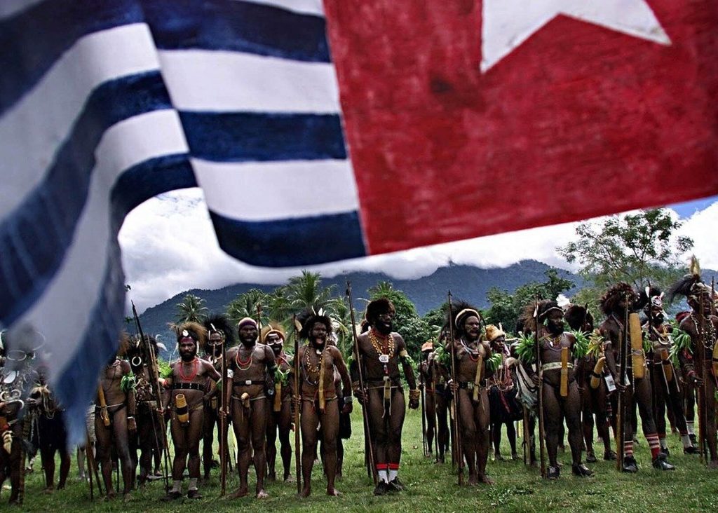 The Indonesian Man's Burden: Tentang Koteka dan Menyelamatkan Papua dari  Ketidakberadaban – IndoPROGRESS